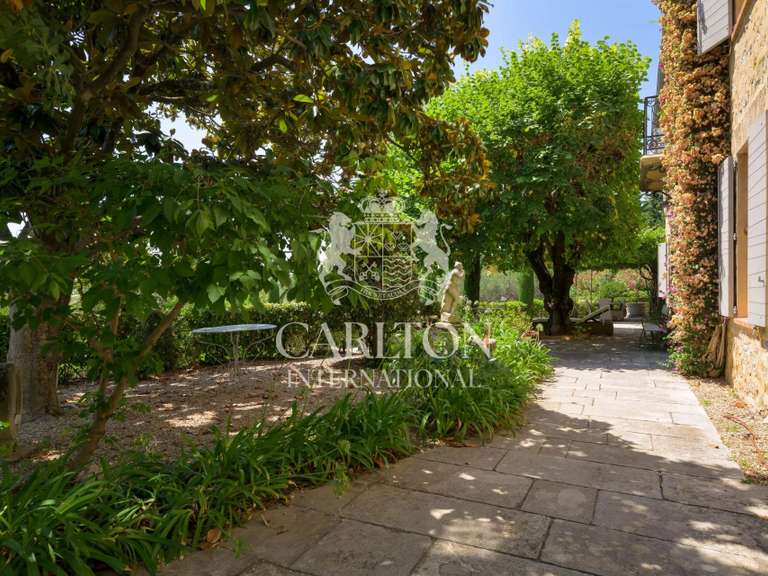 Propriété Châteauneuf-Grasse - 5 chambres - 300m²