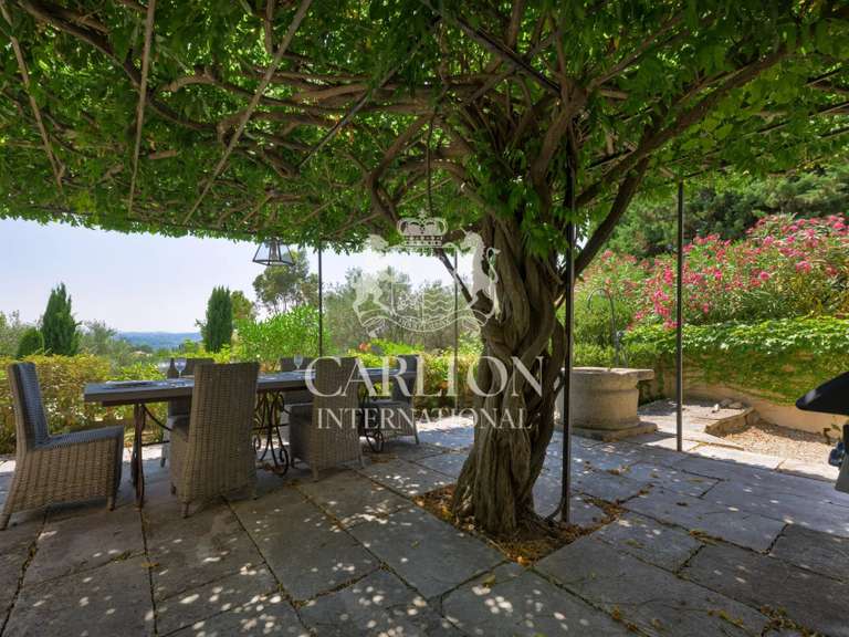 Propriété Châteauneuf-Grasse - 5 chambres - 300m²