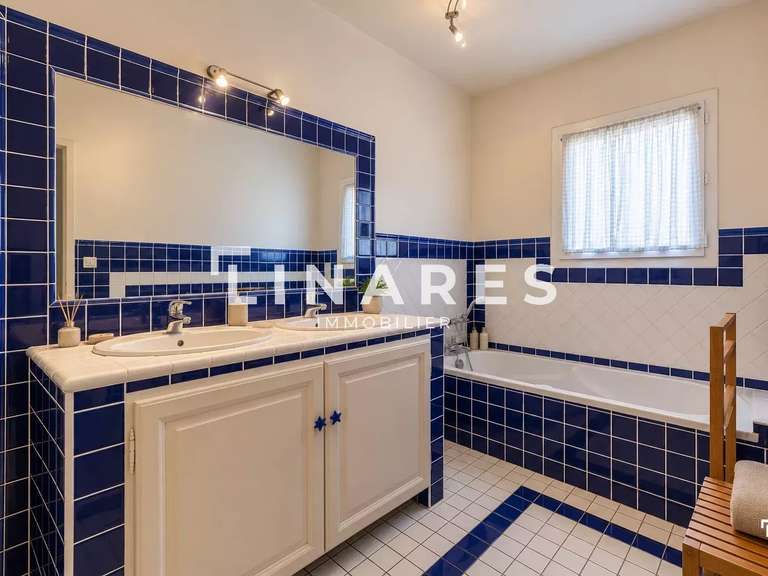Villa Marseille 9e - 6 chambres - 201m²