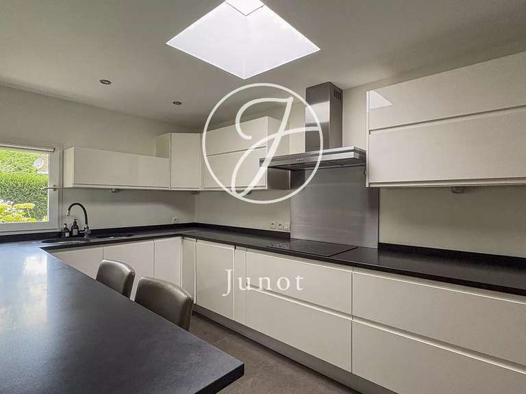 Maison Villeneuve-d'Ascq - 3 chambres - 108m²