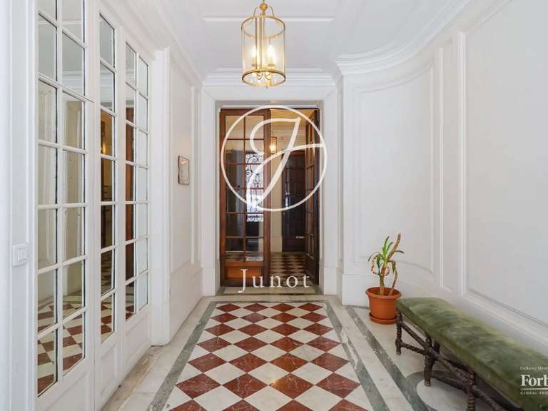Apartment Paris 10e - 3 bedrooms - 162m²