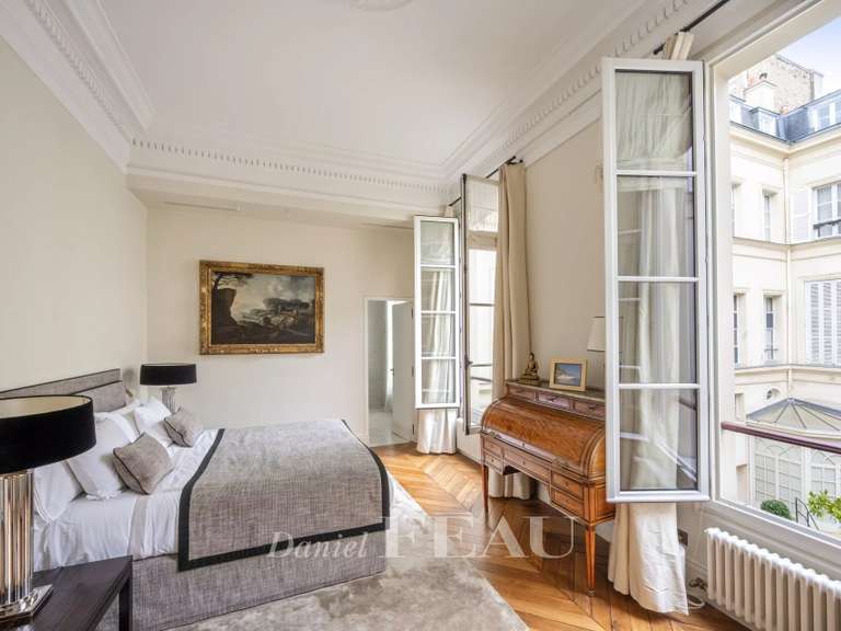 Appartement Paris 7e - 2 chambres - 160m²