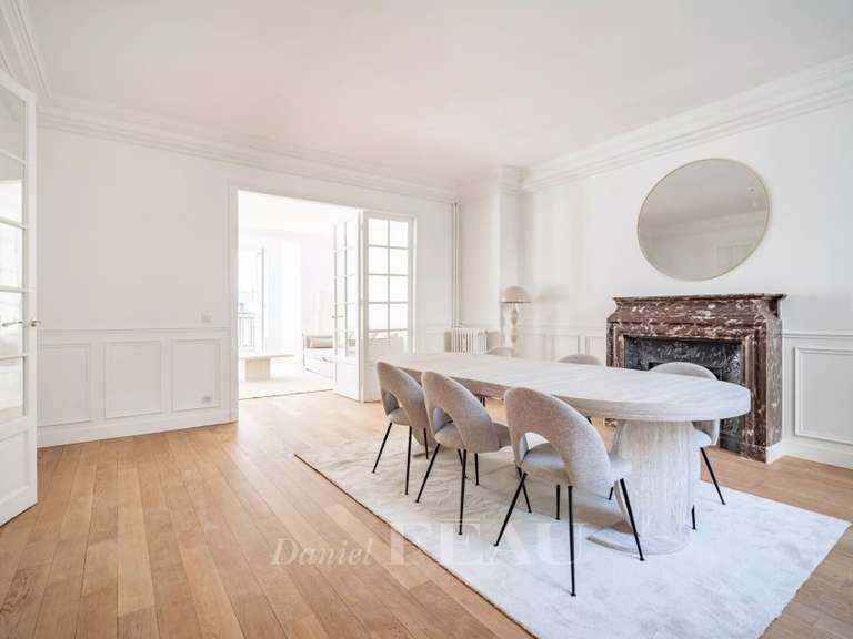 Appartement Paris 16e - 3 chambres - 147m²