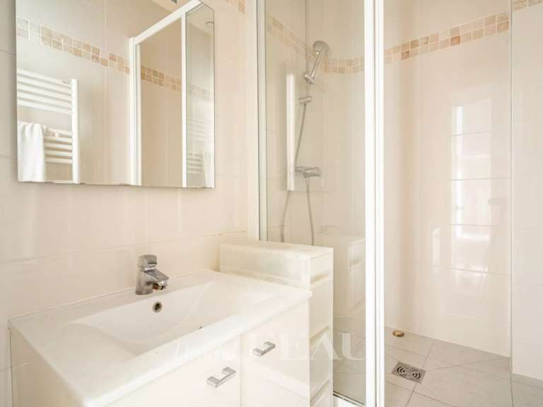Appartement Paris 16e - 3 chambres - 159m²