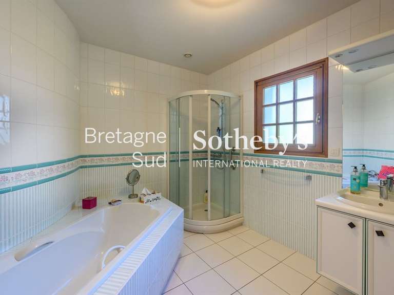 Propriété Saint-Marc-sur-Mer - 4 chambres - 208m²