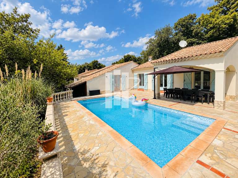 Villa Bagnols-en-Forêt - 4 bedrooms - 100m²