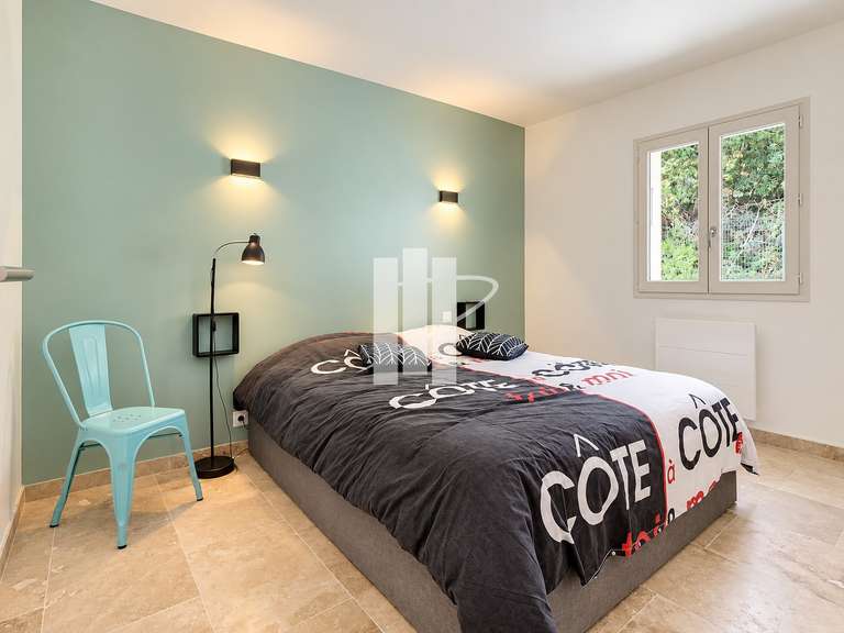 Villa Bagnols-en-Forêt - 4 bedrooms - 100m²