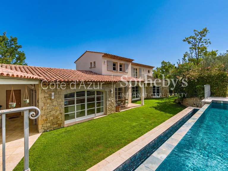 Maison Tourrettes - 2 chambres - 208m²