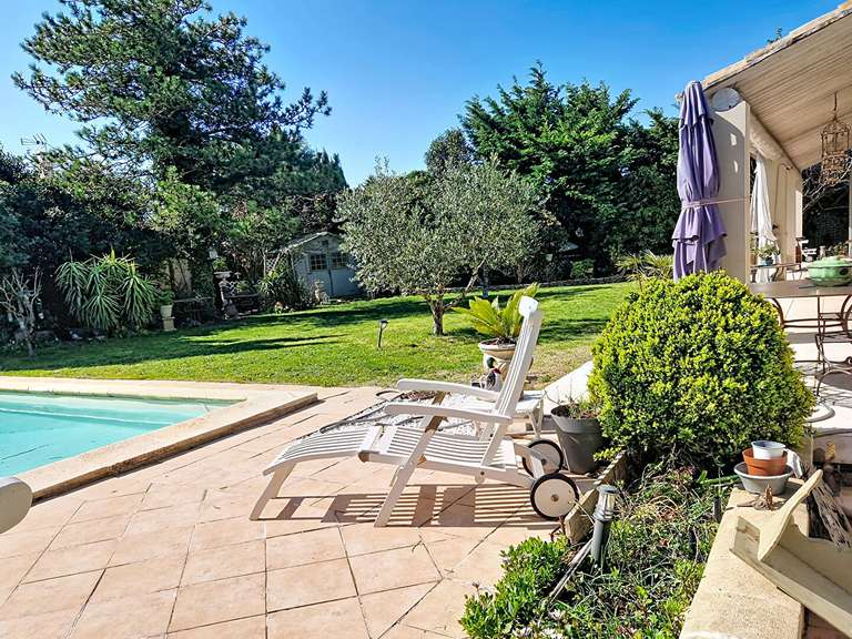Maison Les Angles - 5 chambres - 190m²