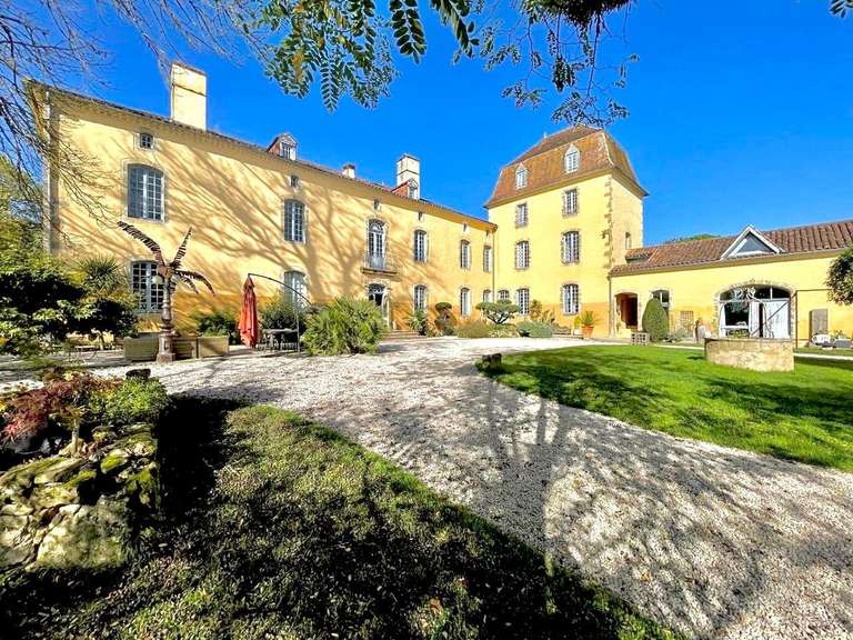 Château Marciac - 26 chambres - 1600m²