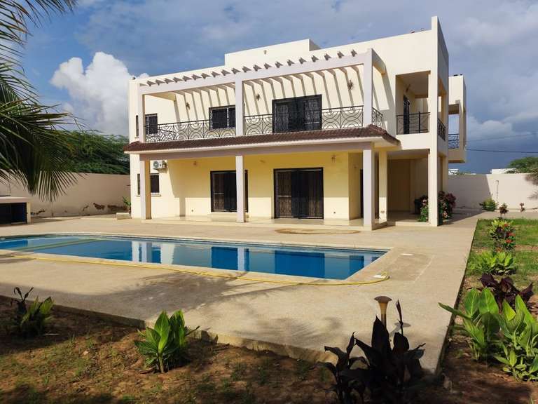 Villa Senegal - 6 bedrooms - 450m²