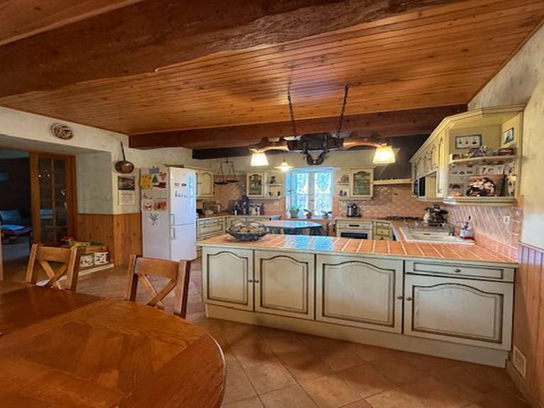 Propriété Orsans - 9 chambres - 342m²