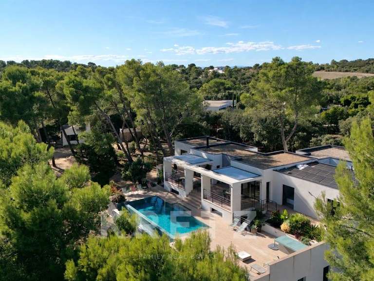 House Nîmes - 6 bedrooms - 400m²