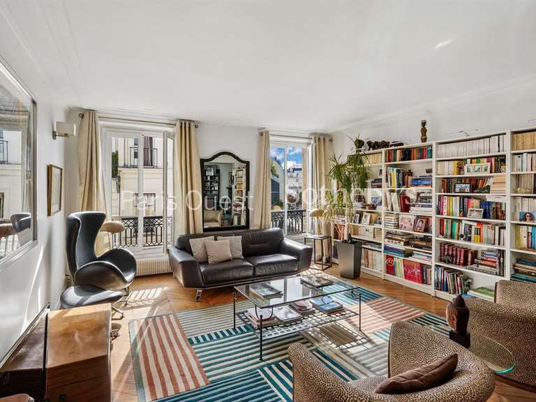 Appartement Paris 8e - 2 chambres - 110m²