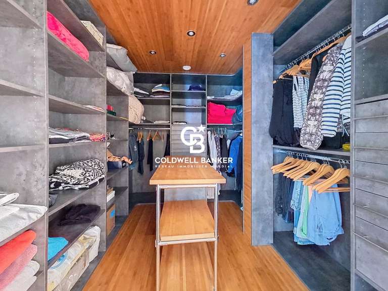 Maison Nesmy - 4 chambres - 303m²