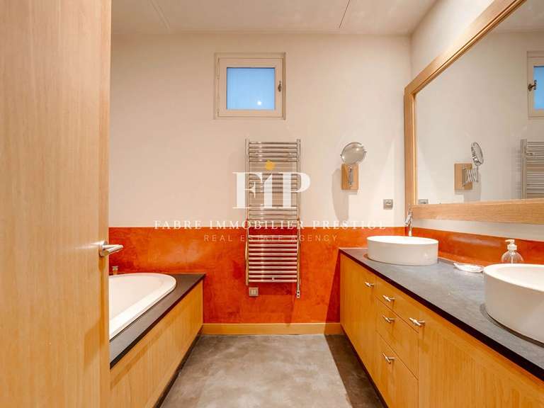 Apartment Aix-en-Provence - 3 bedrooms - 210m²
