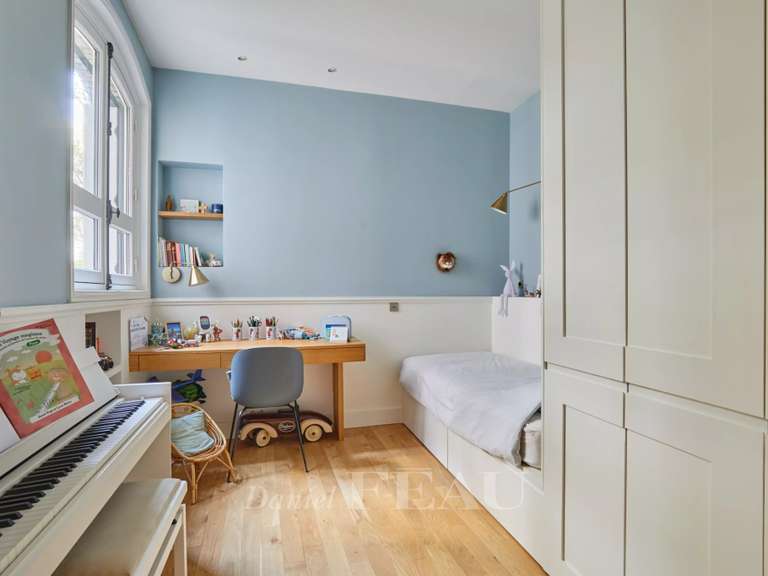Appartement Paris 16e - 4 chambres - 136m²