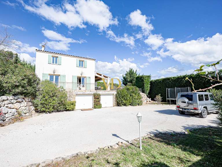 Maison Saint-Saturnin-lès-Apt - 4 chambres - 105m²