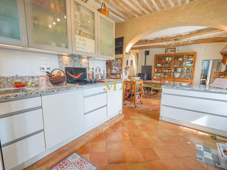 House Apt - 7 bedrooms - 265m²