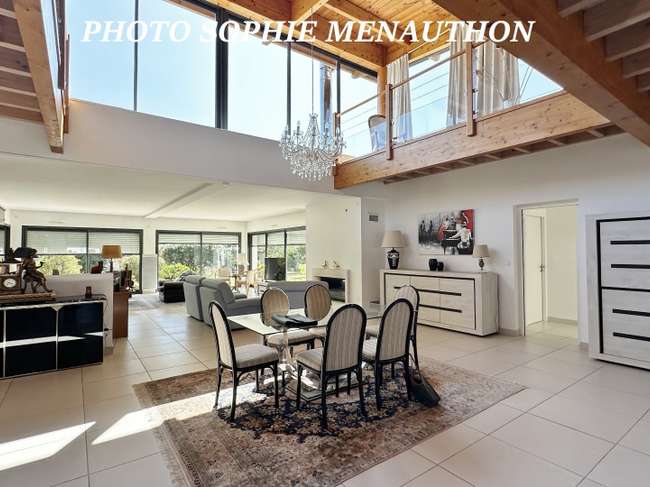 Maison 7 pièces 270 m² · à Dax · 270 m² · 735 000 €