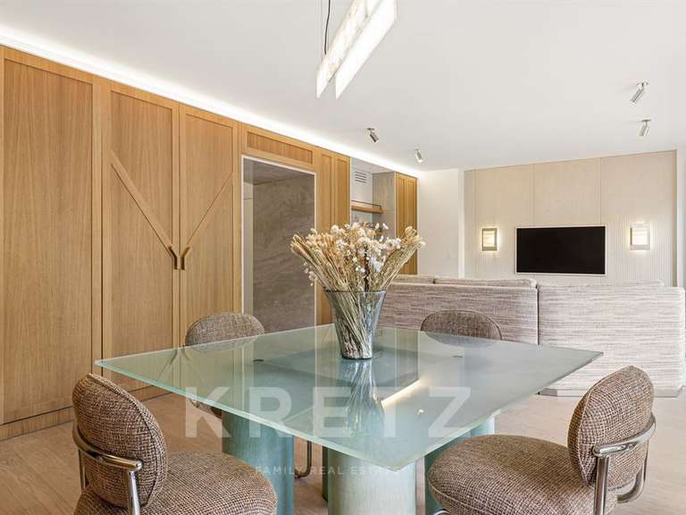 Appartement Paris 7e - 2 chambres - 93m²