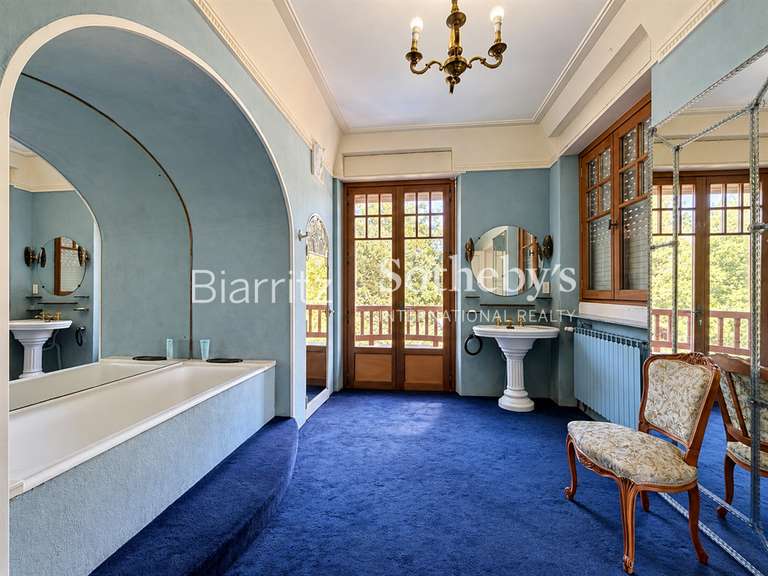 House Bayonne - 7 bedrooms - 560m²