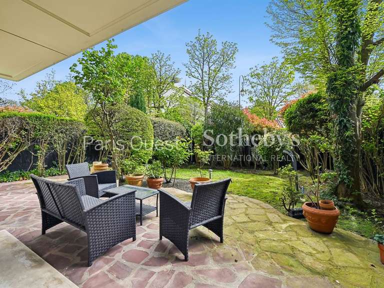 Apartment Neuilly-sur-Seine - 3 bedrooms - 192m²