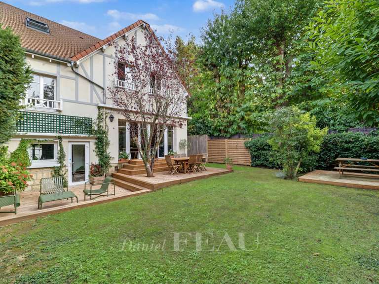 Maison La Celle-Saint-Cloud - 5 chambres - 185m²