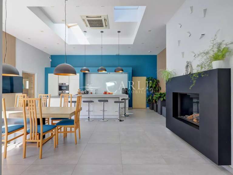 Propriété Saint-Priest - 4 chambres - 262m²