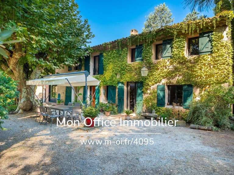Maison Aix-en-Provence - 3 chambres - 210m²