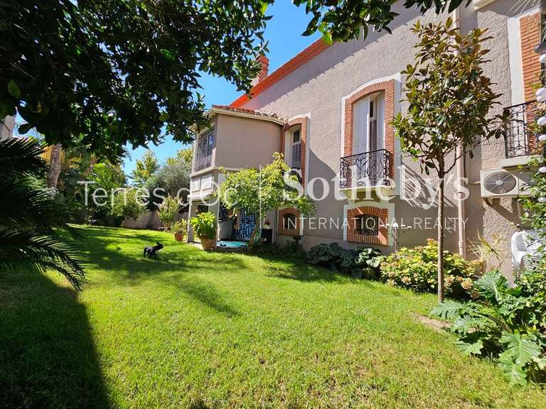 Maison Perpignan - 2 chambres - 267m²
