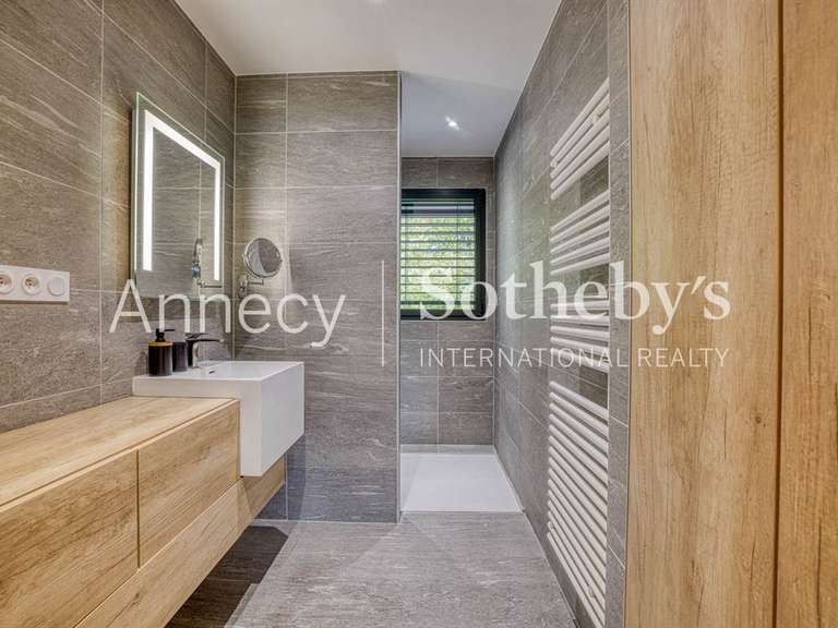 Maison Annecy-le-Vieux - 4 chambres - 174m²