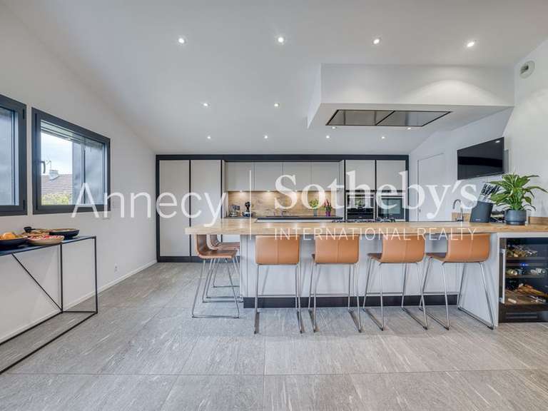 Maison Annecy-le-Vieux - 4 chambres - 174m²