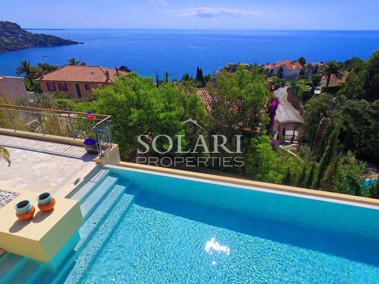 Villa with Sea view Théoule-sur-Mer - 3 bedrooms - 200m²