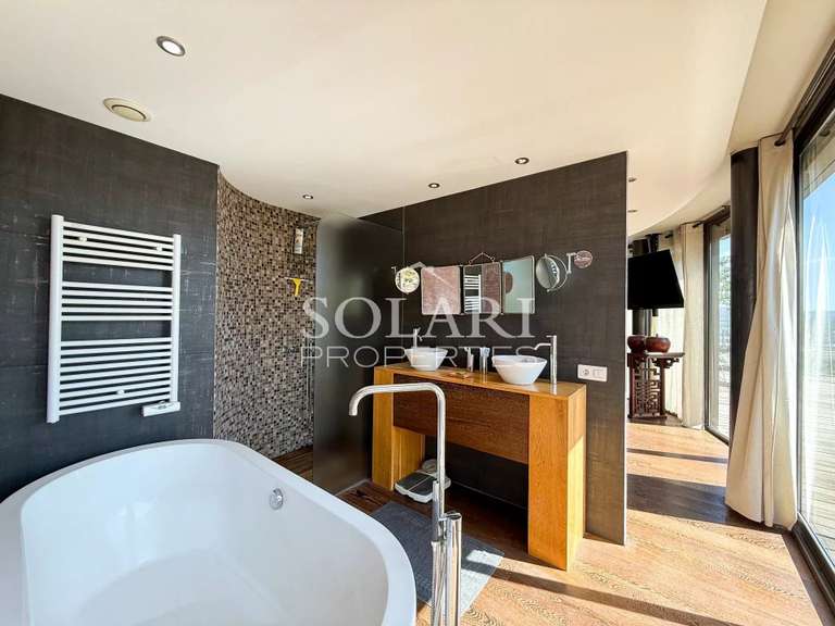 Villa with Sea view Mandelieu-la-Napoule - 4 bedrooms - 300m²