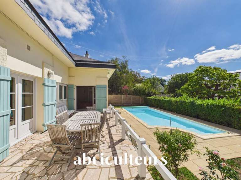 Maison Orvault - 5 chambres - 204m²