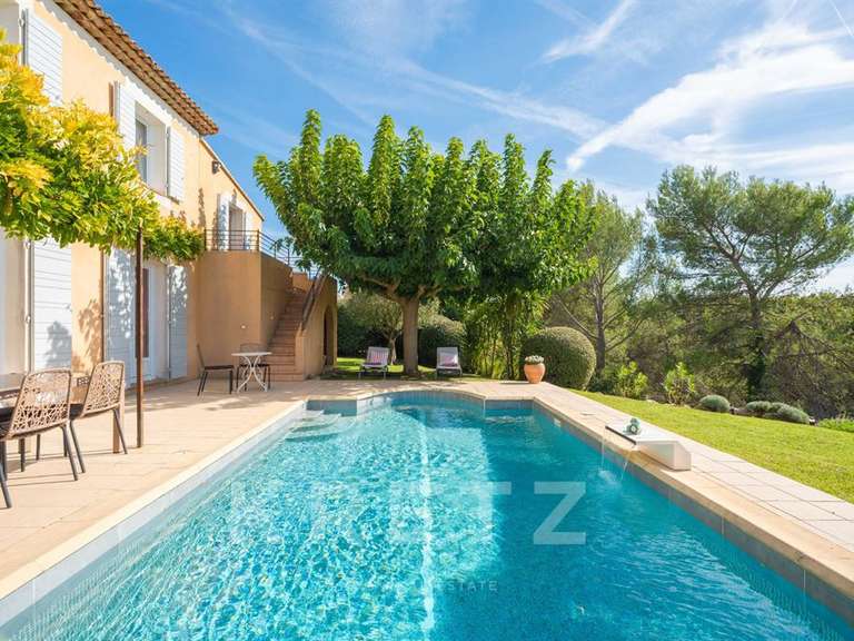 Maison Mallemort - 4 chambres - 132m²