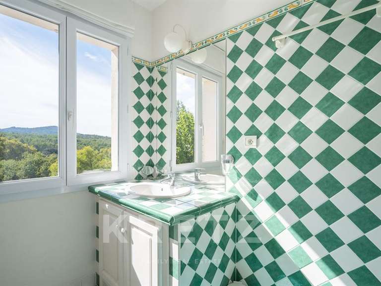 Maison Mallemort - 4 chambres - 132m²