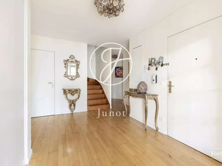 Apartment Courbevoie - 4 bedrooms - 165m²