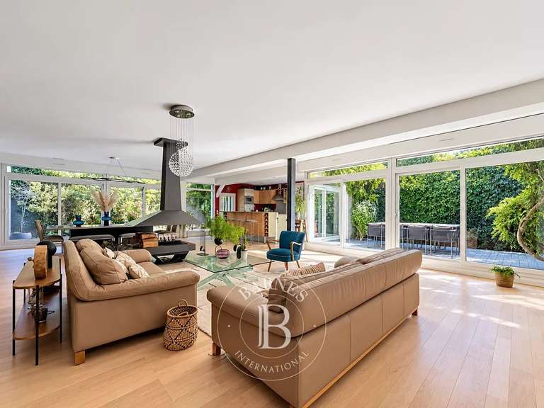 Maison Nogent-sur-Marne - 5 chambres - 263m²