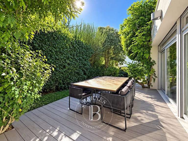 Maison Nogent-sur-Marne - 5 chambres - 263m²