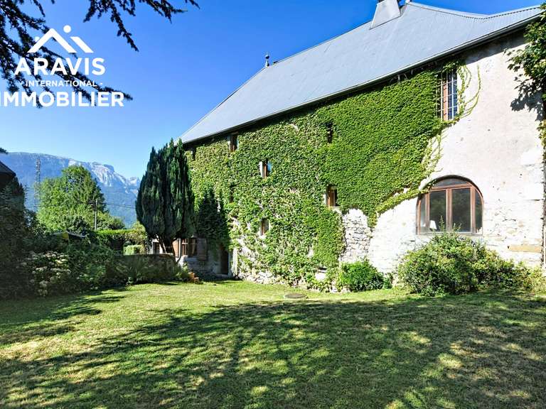 Maison Châtillon-sur-Cluses - 4 chambres - 414m²