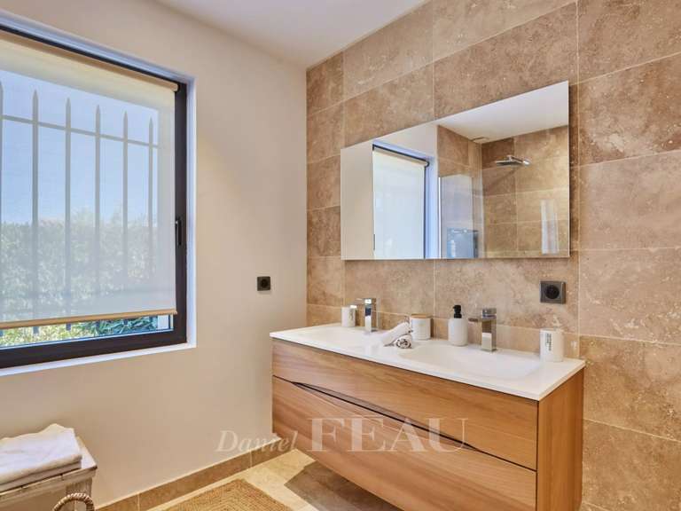 House Eygalières - 4 bedrooms - 252m²