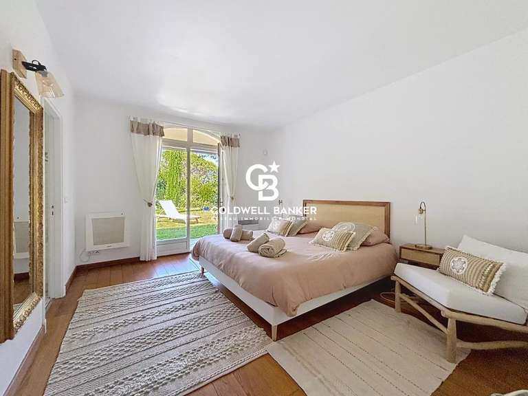 Maison Grimaud - 4 chambres - 244m²