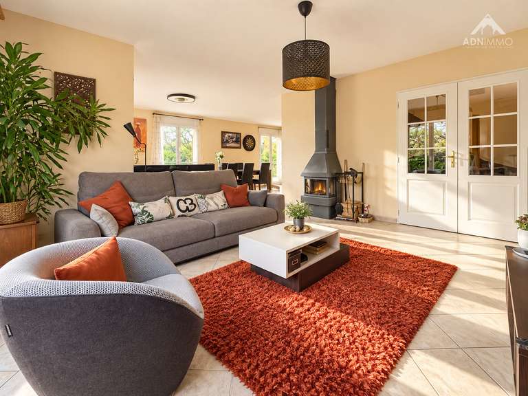 Maison Saint-Genis-Pouilly - 4 chambres - 153m²