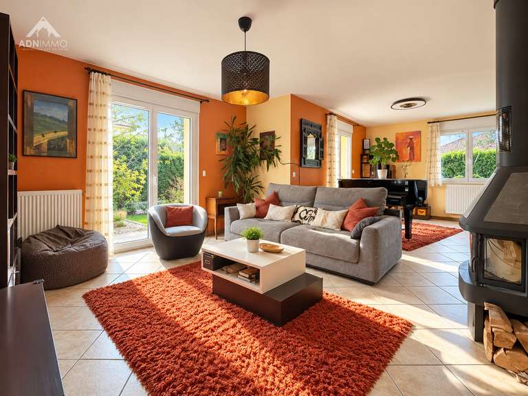 Maison Saint-Genis-Pouilly - 4 chambres - 153m²