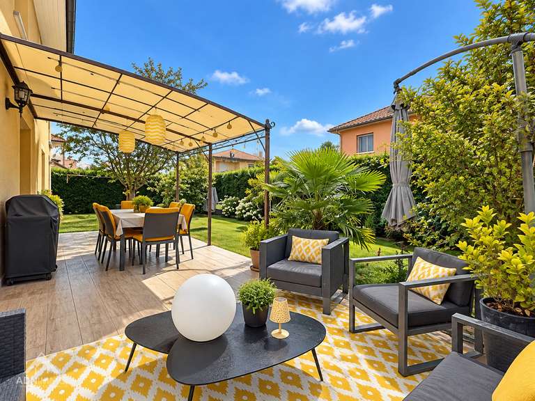 Maison Saint-Genis-Pouilly - 4 chambres - 153m²