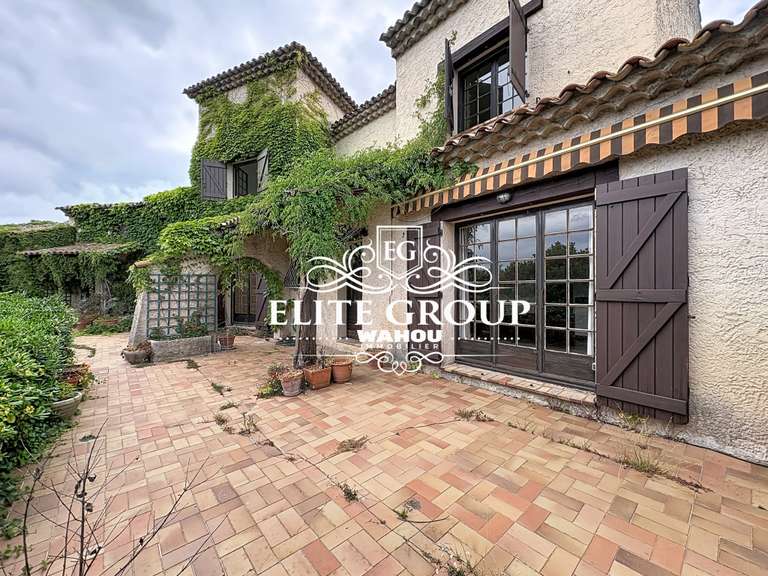 Maison Antibes - 6 chambres - 187m²