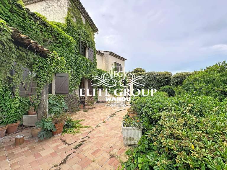 Maison Antibes - 6 chambres - 187m²