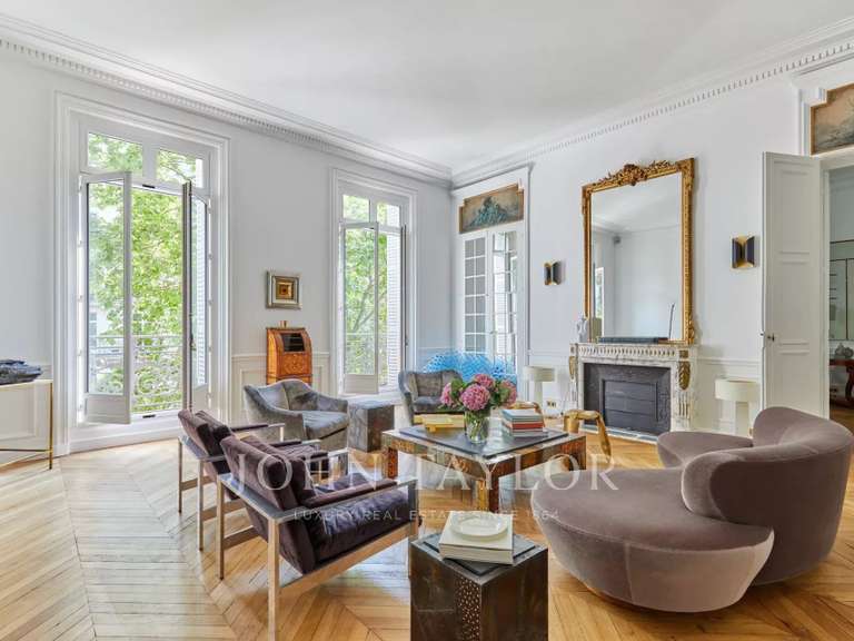 Apartment Paris 8e - 2 bedrooms - 200m²